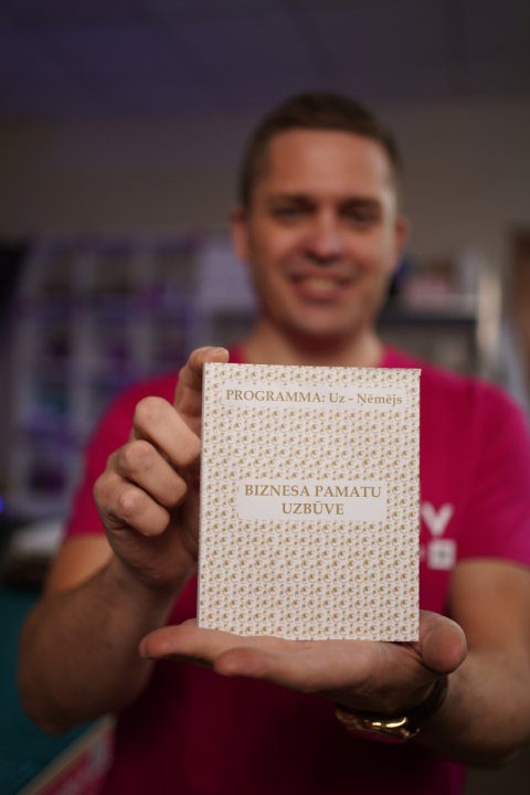 Gramatu-iespiesana-izgatavosana