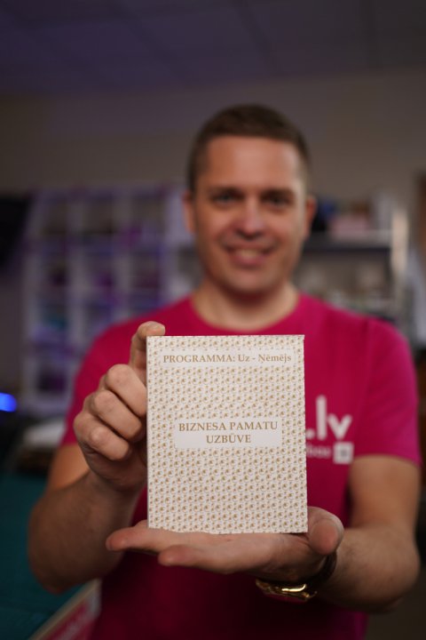 Gramatu-izdevejs-drukatava