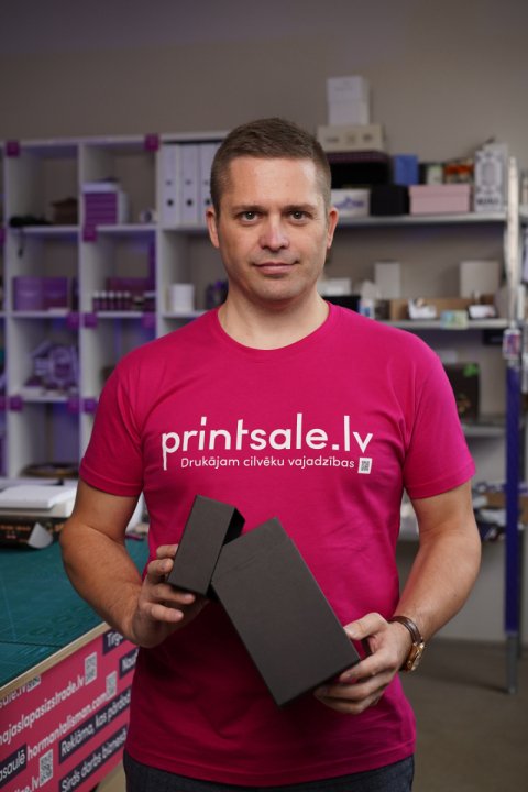 Cieta-kartona-kastes