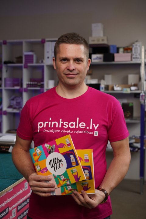 Krasainu-katalogu-druka